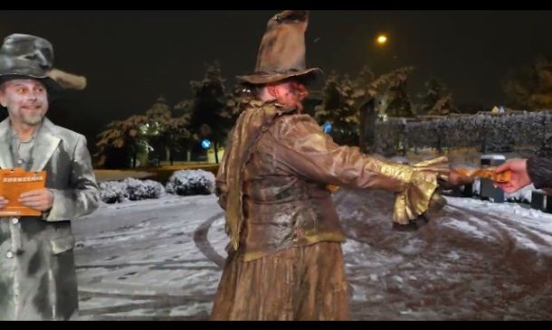 Artystyczny happening to moment intensywnego spotkania sztuki z przestrzenią mi…